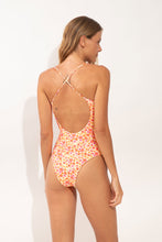 Carica l'immagine nel visualizzatore di Gallery, Model Back: Rio De Sol Une Pièce Ditsy-Butter Julia
