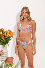 Carica l'immagine nel visualizzatore di Gallery, Model Front: Rio De Sol Ensemble Set Zinnia Tri-Cos Nice-Fio
