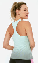 Carica l'immagine nel visualizzatore di Gallery, Model Back: Alto Giro Fitness Haut Regata Skin Fit Degrade Menta
