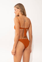 Carica l'immagine nel visualizzatore di Gallery, Model Back: Rio De Sol Ensemble Set Ferrugo Juliette Leblon
