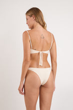 Carica l'immagine nel visualizzatore di Gallery, Model Back: Rio De Sol Bas Bottom Malibu-Natural Essential-Iris
