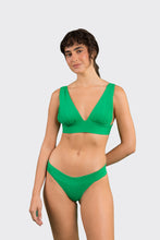 Carica l'immagine nel visualizzatore di Gallery, Model Front: Rio De Sol Haut Top Tambourine Halter-Marina
