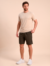 Carica l'immagine nel visualizzatore di Gallery, Model Front: Uv Line Bermuda / Short Pour Homme Shorts New Fit Masc Brown Upf50+
