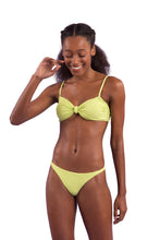 Carica l'immagine nel visualizzatore di Gallery, Image 04: Rio De Sol Ensemble Set Bora-Citrus Bandeau-Joy Leblon-Fio
