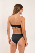 Carica l'immagine nel visualizzatore di Gallery, Model Back: Wednesday In Hawaii By Rio De Sol Ensemble Set Lava Lani Waikiki

