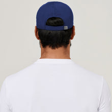 Carica l'immagine nel visualizzatore di Gallery, Model Back: Uv Line Casquette Cap Uv Pro Masc Navy Blue Upf50+
