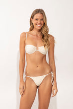 Carica l'immagine nel visualizzatore di Gallery, Model Front: Rio De Sol Bas Bottom Malibu-Natural Cheeky-Tie
