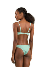 Carica l'immagine nel visualizzatore di Gallery, Model Back: Rio De Sol Ensemble Set Malibu-Menta Bandeau-Duo Essential
