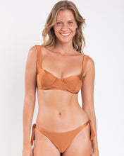 Carica l'immagine nel visualizzatore di Gallery, Gallery: Rio De Sol Ensemble Set Nocciola Amelia Italy
