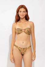 Carica l'immagine nel visualizzatore di Gallery, Model Front: Rio De Sol Bas Bottom Yellow-Feline Essential
