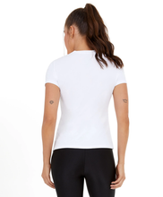 Carica l'immagine nel visualizzatore di Gallery, Model Back: Alto Giro Fitness Haut T-Shirt Skin Fit Make It Fun Branco Optico
