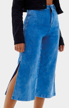 Carica l'immagine nel visualizzatore di Gallery, Model Front: Alto Giro Fitness Bas Calca Viana Panta Court
