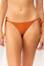 Carica l'immagine nel visualizzatore di Gallery, Gallery: Rio De Sol Bas Bottom Ferrugo Cheeky-Tie
