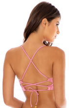 Carica l'immagine nel visualizzatore di Gallery, Model Back: Luli Fama Haut Top Peek A Boo Blush River Dance
