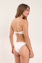 Carica l'immagine nel visualizzatore di Gallery, Model Back: Rio De Sol Bas Bottom Sand-White Leblon
