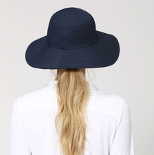Carica l'immagine nel visualizzatore di Gallery, Model Back: Uv Line Chapeau Souple/Capeline Hat Lyon Nac L Fem Navy Blue Upf50+
