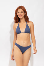 Carica l'immagine nel visualizzatore di Gallery, Model Front: Rio De Sol Bas Bottom Carmel-Blue Essential-Comfy
