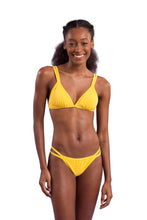 Carica l'immagine nel visualizzatore di Gallery, Model Front: Rio De Sol Ensemble Set Malibu-Yellow Tri-Duo Mini-Duo
