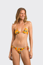 Carica l'immagine nel visualizzatore di Gallery, Model Front: Rio De Sol Ensemble Set Stories Tri-Inv Ibiza-Comfy
