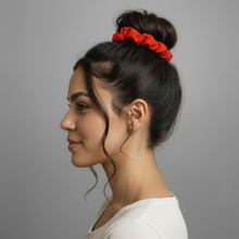 Carica l'immagine nel visualizzatore di Gallery, Image 03: Rio De Sol Chouchou Rouge Scrunchie
