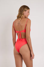 Carica l'immagine nel visualizzatore di Gallery, Model Back: Rio De Sol Ensemble Set Malibu-Folia Bandeau-Iris Highwaist-Spin-Iris
