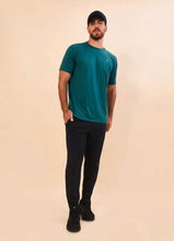 Carica l'immagine nel visualizzatore di Gallery, Model Front: Uv Line T-Shirt Pour Homme T-Shirt New Fit Masc Petroleo Upf50+
