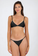 Carica l'immagine nel visualizzatore di Gallery, Model Front: Rio De Sol Haut Top Shimmer-Black Tri-Fixo
