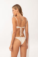 Carica l'immagine nel visualizzatore di Gallery, Model Back: Rio De Sol Bas Bottom Malibu-Natural Cheeky-Tie
