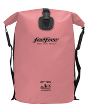 Carica l'immagine nel visualizzatore di Gallery, Model Front: Feelfree Sac De Plage Dry Tank 15L Pink
