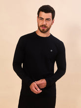 Carica l'immagine nel visualizzatore di Gallery, Model Front: Uv Line T-Shirt Longsleeve Skin Infratherm Masc Preto Upf50+
