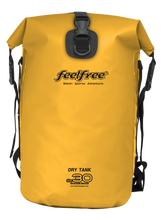 Carica l'immagine nel visualizzatore di Gallery, Model Front: Feelfree Sac De Plage Dry Tank 30L Yellow
