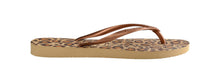 Carica l'immagine nel visualizzatore di Gallery, Model Back: Havaianas Tongs Slim Animals Beige
