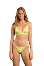 Carica l'immagine nel visualizzatore di Gallery, Model Front: Rio De Sol Haut Top Bora-Citrus Tri-Cos
