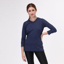 Carica l'immagine nel visualizzatore di Gallery, Model Front: Uv Line Fitness Haut Sport Fit Fem Ml Marinho Upf50+
