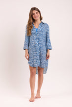 Carica l'immagine nel visualizzatore di Gallery, Model Front: Rio De Sol Chemise Chuva Chemise Gabriele
