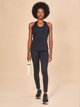 Carica l'immagine nel visualizzatore di Gallery, Model Front: Uv Line Fitness Haut Regata Sport Color Fem Preto Upf50+
