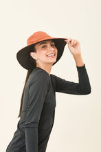 Carica l'immagine nel visualizzatore di Gallery, Image 02: Uv Line Chapeau Souple/Capeline San Diego Preto Caramelo Upf50+
