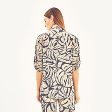 Carica l'immagine nel visualizzatore di Gallery, Model Back: Uv Line Haut De Plage Shirt Copa Costela Off White Upf50+
