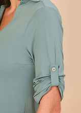 Carica l'immagine nel visualizzatore di Gallery, Image 04: Uv Line Chemise Shirtdress Copenhagen Water Green Upf50+
