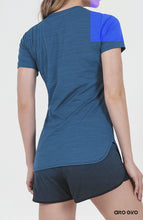 Carica l'immagine nel visualizzatore di Gallery, Model Back: Alto Giro Fitness Haut Top Fit Rajado
