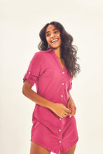 Carica l'immagine nel visualizzatore di Gallery, Image 04: Uv Line Chemise Shirtdress Copenhagen Fem Fucsia Upf50+
