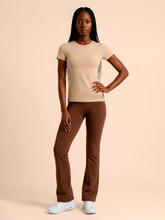 Carica l'immagine nel visualizzatore di Gallery, Model Front: Uv Line T-Shirt T-Shirt Fem New Fit Fem Sand Upf50+
