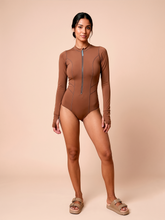 Carica l'immagine nel visualizzatore di Gallery, Gallery: Uv Line Une Pièce Long Sleeve Swimsuit Macae Brown Upf50+

