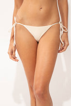 Carica l'immagine nel visualizzatore di Gallery, Gallery: Rio De Sol Bas Bottom Malibu-Natural Cheeky-Tie
