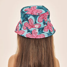 Carica l'immagine nel visualizzatore di Gallery, Model Back: Uv Line Bob Napoli Kids Hibiscus Upf50+
