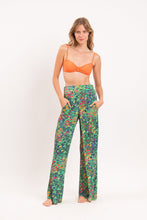 Carica l'immagine nel visualizzatore di Gallery, Model Front: Rio De Sol Pantalon De Plage Wilds Wide Pants
