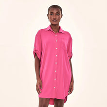 Carica l'immagine nel visualizzatore di Gallery, Image 05: Uv Line Chemise Shirtdress Copenhagen Cherry Hot Pink Upf50+

