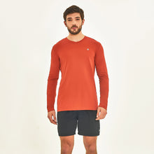 Carica l'immagine nel visualizzatore di Gallery, Model Front: Uv Line T-Shirt Longsleeve Sport Fit Ferrugem Upf50+

