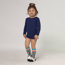Carica l'immagine nel visualizzatore di Gallery, Model Front: Uv Line T-Shirt Longsleeve Baby Navy Blue Upf50+
