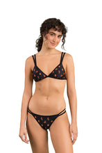 Carica l'immagine nel visualizzatore di Gallery, Model Front: Rio De Sol Ensemble Set Cashew Tri-Duo Mini-Duo
